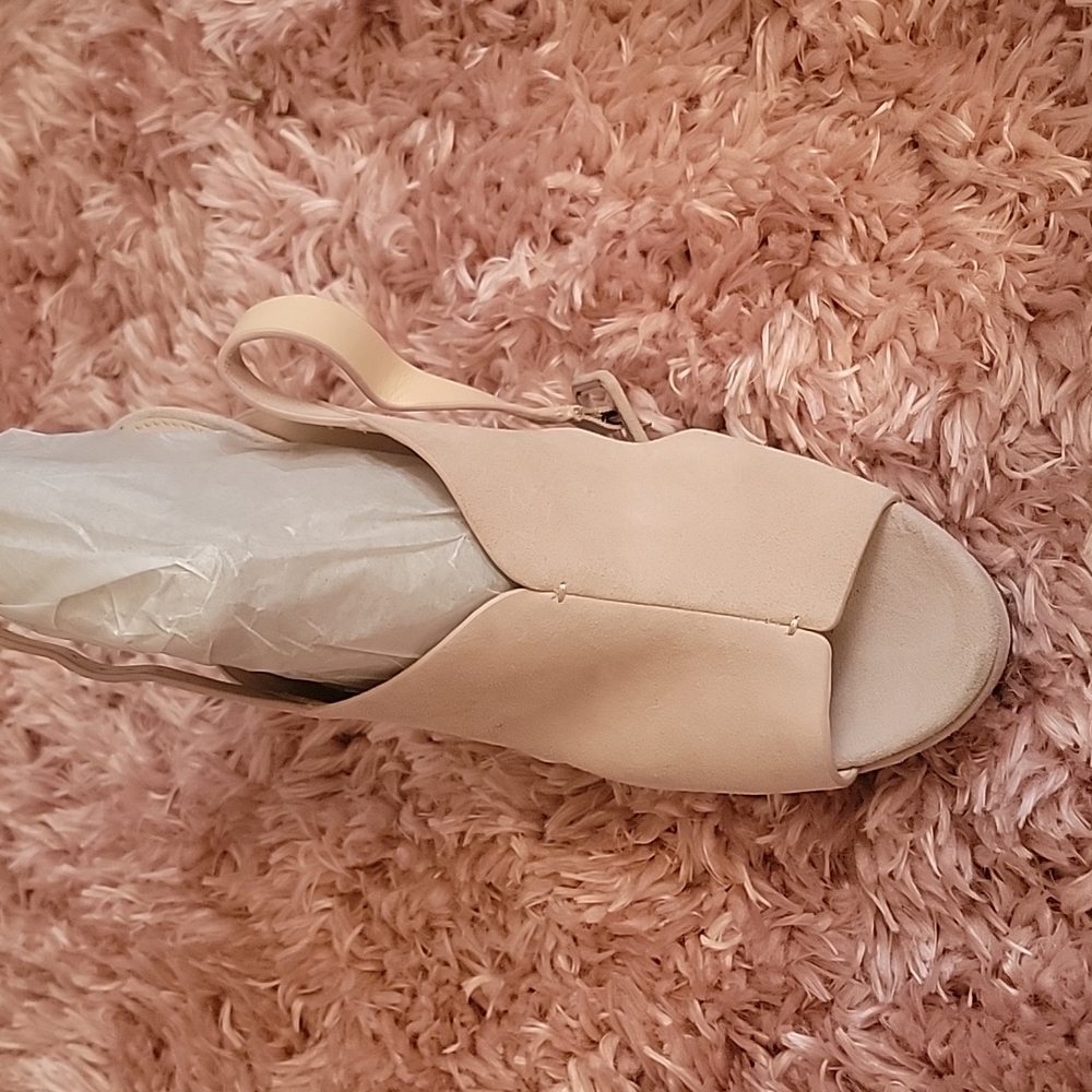 Shoes - Picture 2 of 3